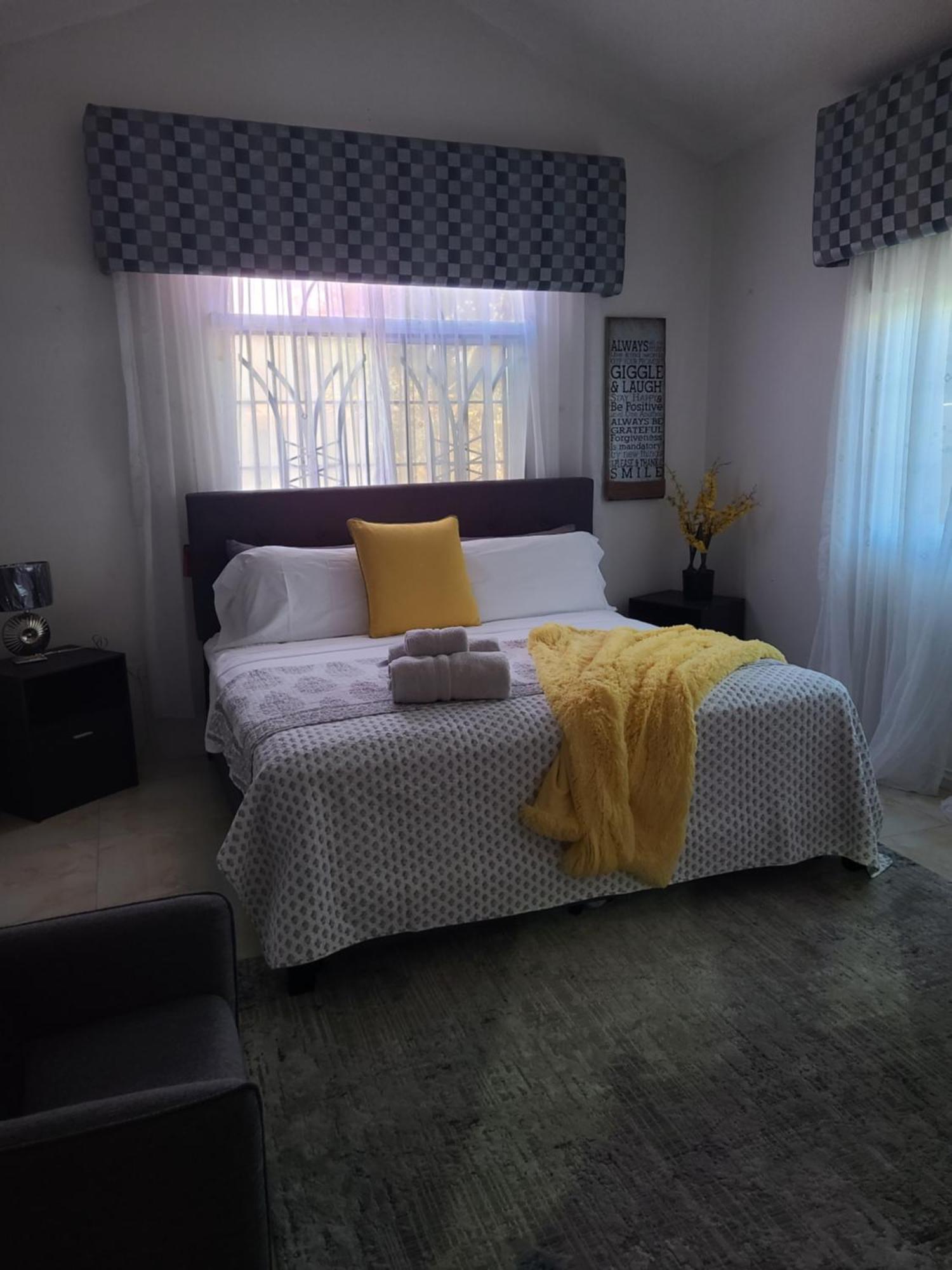 Caribbean Estates, 10 Mins From The Beach, Beautiful Gated Community Portmore Exteriör bild